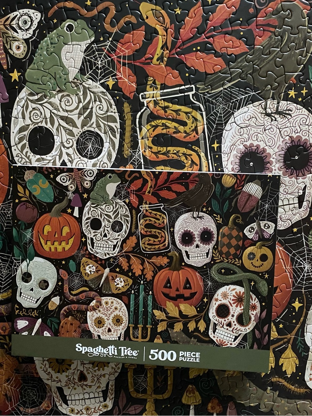 Spaghetti Tree Games 500 piece Puzzle “Creepy Crawlies” Halloween Puzzle